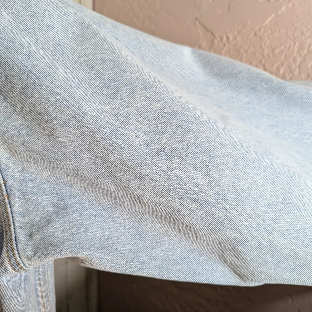 GAP Men's Denim Jacket in Light Blue - Picture 3 of 7